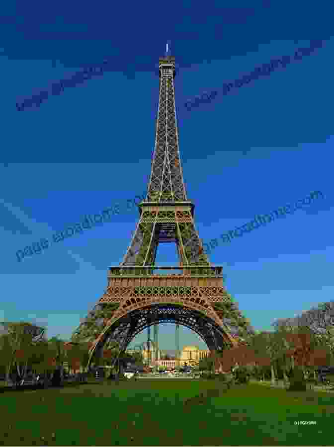 Image Of The Eiffel Tower In Paris 5000 Graded Basic Words With Examples Guidance: English French Dictionary For All Students (Classique) (French Edition)